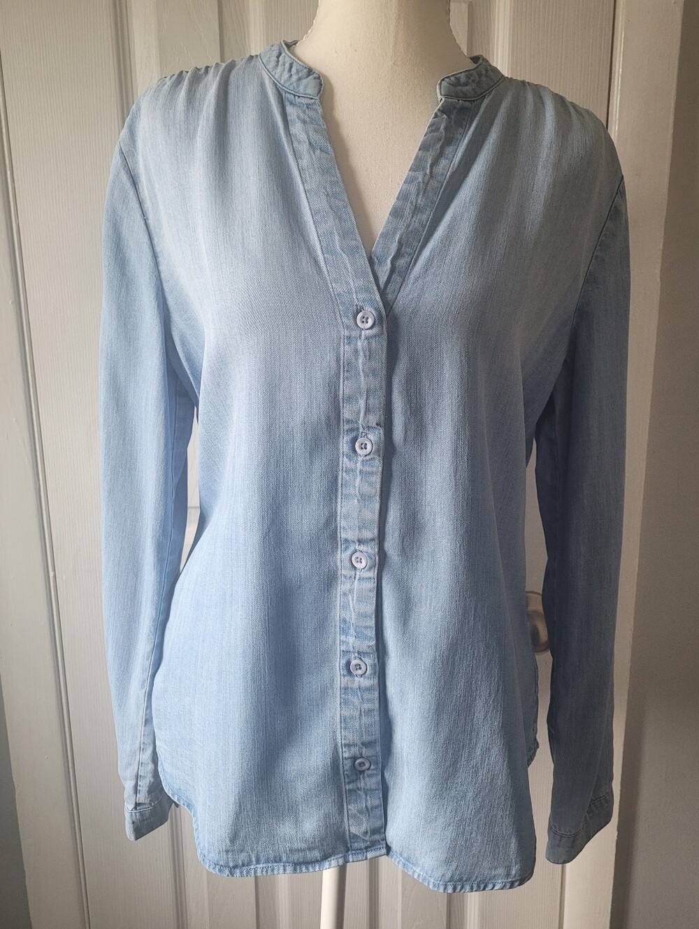 Cloth & Stone Anthropologie Tencel Chambray Smocked Yoke Button Front Blouse S
